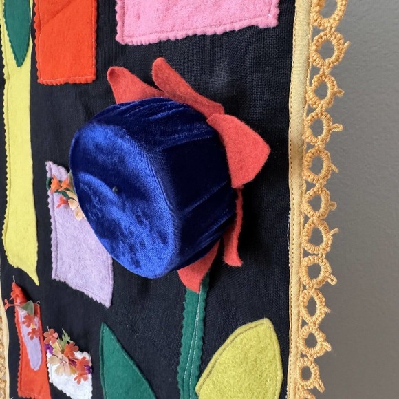 Vintage Handmade Felt Patchwork Sewing Pocket Wall Organizer Tatting Floral - Picture 7 of 12